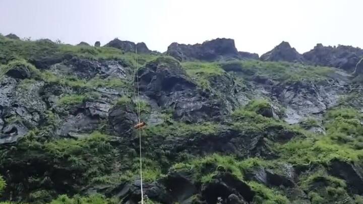 याबाबत जुन्नर पोलिसांना कळविण्यात आले. जुन्नर येथील शिवजन्मभूमी रेस्क्यू टीमच्या १६ जणांच्या पथकाने दोन्ही मृतदेह खोल दरीतून बाहेर काढले. यात मुलीचा मृतदेह बाराशे फुटांवर, तर रामचंद्र यांचा मृतदेह तेराशे पन्नास फुटावर मिळून आला.