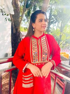 PHOTO : मनमोहक सौंदर्यवती, प्राजक्ता गायकवाडचा मराठमोळा अंदाज!