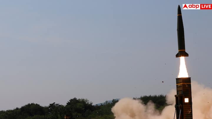 NOTAM एक आधिकारिक सूचना होती है, जिसे एयर ट्रैफिक कंट्रोल (ATC) और पायलटों को जारी किया जाता है, जिससे वे उस क्षेत्र से दूर रहें.