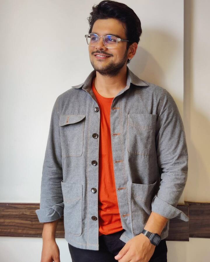 शो को छोड़ने के बाद भव्य गुजराती फिल्मों में भी नजर आए. इनकी हाल के फिल्म की बात करें तो इन्होंने सूरज पांचोली के साथ फिल्म केसरी वीर में नजर आए थे.