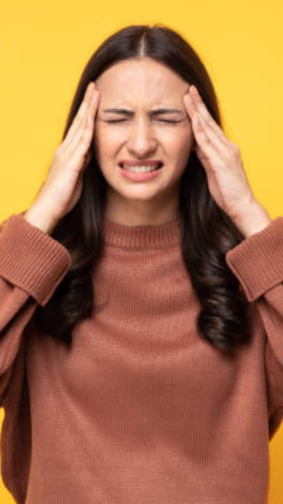 डोकेदुखीचा त्रास असेल तर रोज 'हे' फळ खा!