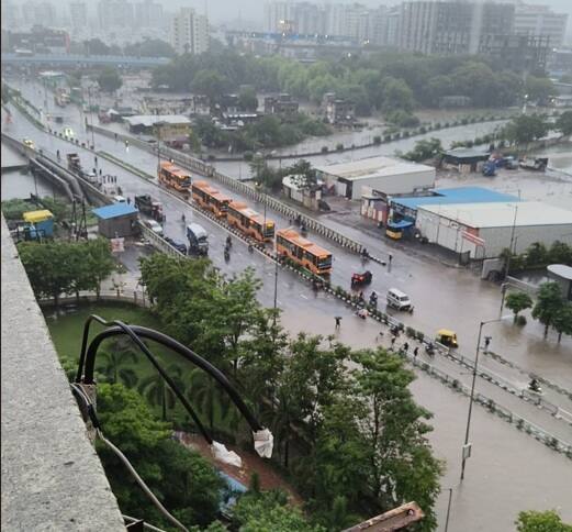 સવારના 6 થી સાંજના 6 સુધીના બાર કલાકની વાત કરીએ તો, સુરત શહેરમાં સાડા નવ ઈંચ વરસાદ વરસ્યો છે. સુરત જિલ્લાના કામરેજમાં સાડા સાત ઈંચ વરસાદ નોંધાયો છે. પલસાણામાં સવા છ ઈંચ વરસાદ વરસ્યો છે. બારડોલીમાં પાંચ ઈંચ સુધીનો વરસાદ નોંધાયો છે. ઓલપાડમાં સવા ચાર ઈંચ વરસાદ નોંધાયો છે. ચોર્યાસી, માંગરોળ અને માંડવીમાં પણ નોંધપાત્ર વરસાદ વરસ્યો છે.