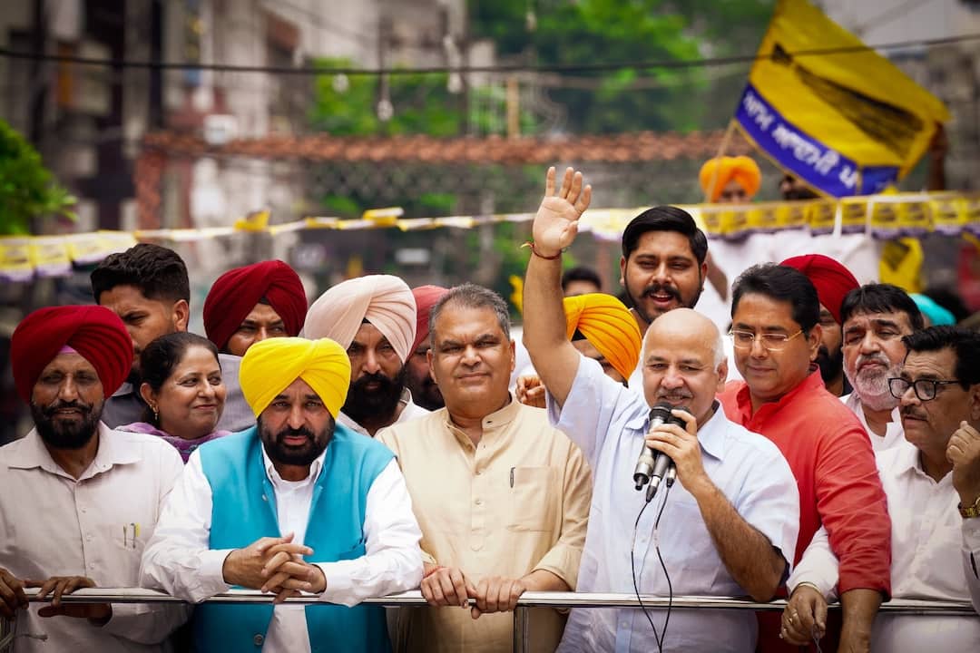 AAP RaodShow in Ludhiana ਲੁਧਿਆਣਾ 'ਚ ਜਿੱਤ ਤੋਂ ਬਾਅਦ AAP ਦਾ ਰੋਡ ਸ਼ੋਅ, ਅਸੀਂ ਸੈਮੀਫਾਈਨਲ ਜਿੱਤ ਗਏ, 2027 'ਚ 'ਆਪ' ਦਾ ਤੂਫ਼ਾਨ ਆਵੇਗਾ, ਬੋਲੇ ਸਿਸੋਦੀਆ