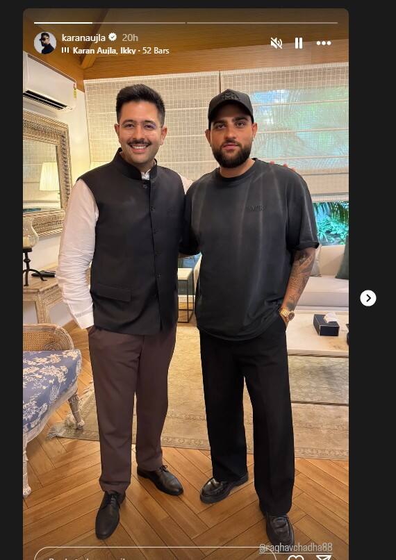 ਚੱਡਾ ਨਾਲ ਪੰਜਾਬੀ ਗਾਇਕ ਦੀ ਤਸਵੀਰ ਵਾਈਰਲ ਇਹ ਰਾਘਵ ਚੱਡਾ ਦੀ ਪੰਜਾਬੀ ਸੰਗੀਤ ਜਗਤ ਦੇ ਮੋਹਰੀ ਕਲਾਕਾਰਾਂ ਵਿੱਚੋਂ ਇੱਕ ਕਰਨ ਔਜਲਾ ਨਾਲ ਦੂਜੀ ਮੁਲਾਕਾਤ ਹੈ। ਹਾਲਾਂਕਿ ਇਹ ਇੱਕ ਆਮ ਮੁਲਾਕਾਤ ਹੈ, ਜਾਂ ਫਿਰ ਗਾਇਕ ਦੇ ਸਿਆਸਤ ਵਿੱਚ ਆਉਣ ਵੱਲ ਕੋਈ ਇਸ਼ਾਰਾ ਇਸ ਬਾਰੇ ਕੁਝ ਸਪਸ਼ਟ ਨਹੀਂ ਹੋਇਆ ਹੈ। ਇਸ ਤੋਂ ਪਹਿਲਾਂ, ਦੋਵੇਂ ਪਿਛਲੇ ਸਾਲ ਦਸੰਬਰ ਵਿੱਚ ਵੀ ਮਿਲੇ ਸਨ।