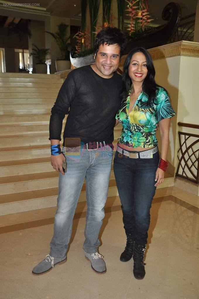 उन्होंने कहा कि उनकी मुलाकात एक फिल्म के सेट पर हुई जो बाद में दोस्ती से बदलकर वन-नाइट स्टैंड में बदल गई.