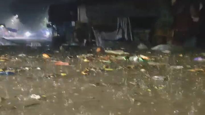 यात प्रामुख्याने भाजी मार्केट, बाजारपेठ, खाडीपार, तीनबत्ती परिसरात पाणी पाणीच झाल्याचे बघायला मिळाले असून रस्त्यांना नदी नाल्याचे स्वरूप प्राप्त झाले होतं.