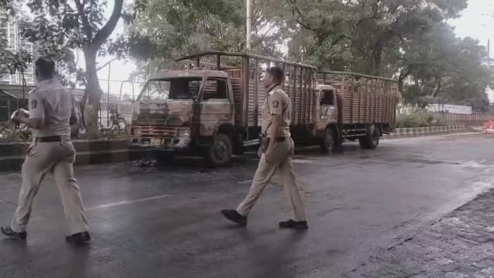 ट्रान्सपोर्ट मालकाने पैसे न दिल्याने रागाच्या भरात चालकाने ट्रक पेटवल्याची माहिती समोर आली आहे.