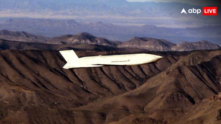AGM-158 लॉकहीड मार्टिन का बनाया एक स्टील्थ क्रूज मिसाइल है. इस अमेरिकी ऑपेरशन मिडनाइट हैमर के दौरान बैकअल वेमेन के तौर पर रखा गया था. इस क्रूज मिसाइल में 1,000 पाउंड का विस्फोटक विखंडन है, जो 926 किमी दूर के लक्ष्य पर भी आसानी से हमला कर सकता है.