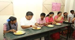 பள்ளிகளில் அமைச்சர் திடீர் ஆய்வு, மாணவ மாணவிகளுடன் அமர்ந்து உணவருந்தினார் !