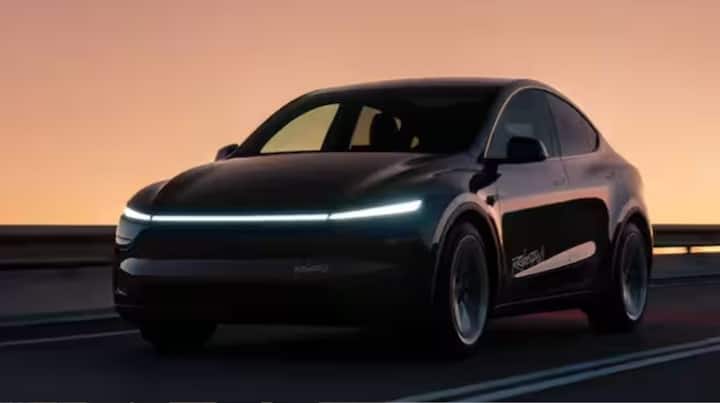 Tesla Robotaxi: ਰੋਬੋਟੈਕਸੀ ਇੱਕ ਆਟੋਮੈਟਿਕ ਵਾਹਨ ਹੈ, ਜਿਸਨੂੰ ਚਲਾਉਣ ਲਈ ਕਿਸੇ ਡਰਾਈਵਰ ਦੀ ਲੋੜ ਨਹੀਂ ਹੈ। ਇਸ ਵਾਹਨ ਦਾ ਡਿਜ਼ਾਈਨ ਭਵਿੱਖ ਵਿੱਚ ਆਉਣ ਵਾਲੇ ਵਾਹਨਾਂ ਨੂੰ ਧਿਆਨ ਵਿੱਚ ਰੱਖ ਕੇ ਤਿਆਰ ਕੀਤਾ ਗਿਆ ਹੈ।