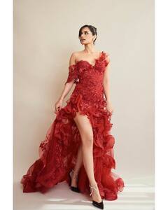 Manushi Chhillar Photo: રેડ ગાઉનમાં પરમસુંદરી લાગી માનુષી છિલ્લર,જુઓ અભિનેત્રીનો ગ્લેમરસ અવતાર