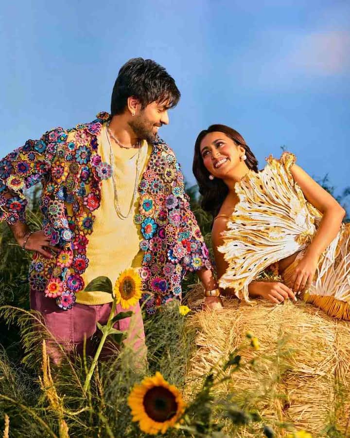 The love story of Secretary ji and Rinke also remains a lot of exciteing for viewers. This season, Abhishek has proposed Rinke, and it is expected that his love story will be shown in a more beautiful way in the coming season.