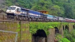 இந்தியாவின் மிக நீளமான ரயில் எது தெரியுமா..? 3.5 கிமீ நீளம், 295 பெட்டிகள் கொண்ட அதிசயம்!