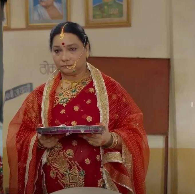 सुनीता राजवर ने क्रांति देवी का रोल प्ले किया है. उन्होंने भी नेशनल स्कूल ऑफ ड्रामा से 1997 में अपना ग्रैजुएशन कंप्लीट किया.