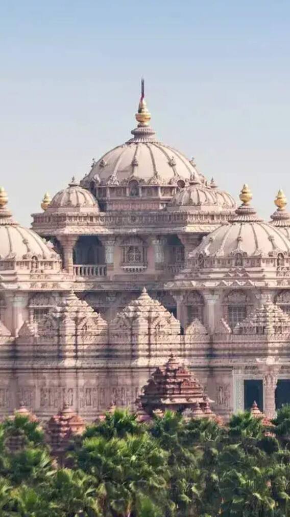 दिल्ली का विश्व प्रसिद्ध अक्षरधाम मंदिर, जहां दर्शन के लिए आते हैं बड़े-बड़े लोग