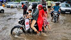 यूपी में अगले 2 दिन आफत की बरसात, इन जिलों में वज्रपात और बहुत भारी बारिश का अलर्ट