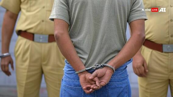 Baranagar Death News: বালিশ চাপা দিয়ে বাবাকে খুন; থানায় গিয়ে আত্মসমর্পণ ছেলের, বরানগরে চাঞ্চল্য Baranagar Death News: বালিশ চাপা দিয়ে বাবাকে খুন; থানায় গিয়ে আত্মসমর্পণ ছেলের, বরানগরে চাঞ্চল্য