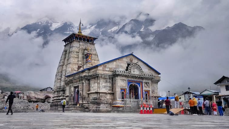 Rainfall became an obstacle in Kedarnath Yatra footpath beyond Gaurikund was damaged ann केदारनाथ यात्रा में बारिश बनी बाधा, गौरीकुण्ड से आगे पैदल मार्ग क्षतिग्रस्त