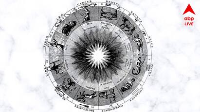 Horoscope Tomorrow: এক ঝলকে দেখে নেওয়া যাক কী বলছে আপনার রাশিফল (Astrology)। 