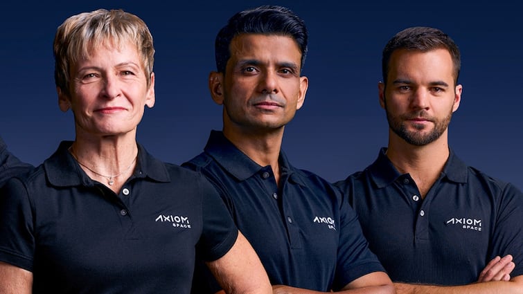 Axiom-4 mission Astronaut Shubhanshu Shukla emotional note for wife before going to space Axiom-4 Launch Axiom-4 Mission: स्पेस जाने से पहले शुभांशु शुक्ला ने पत्नी के लिए लिखा इमोशनल मैसेज - 'जिम्मेदारी और रिश्ता...'