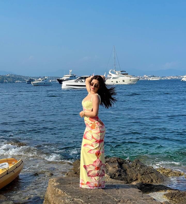 २०२३ मध्ये ती नवाजुद्दीन सिद्दीकीसोबत 'टिकू वेड्स शेरू' या चित्रपटात दिसली.