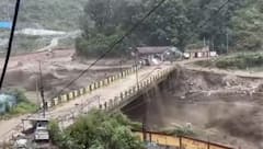 ਕੁੱਲੂ ਵਿੱਚ ਭਾਰੀ ਮੀਂਹ ਨੇ ਮਚਾਈ ਤਬਾਹੀ, ਤਿੰਨ ਥਾਵਾਂ 'ਤੇ ਫਟੇ ਬੱਦਲ, ਹੜ੍ਹ ਦੇ ਪਾਣੀ 'ਚ ਕਈ ਘਰ ਰੁੜੇ ! ਦੇਖੋ ਖ਼ੌਫਨਾਕ ਵੀਡੀਓ