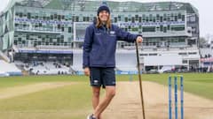 इंग्लैंड मैच जीता लेकिन सबका दिल इन्होंने जीता, सबने एकसाथ बजाई ताली? जानिए कौन हैं ये महिला