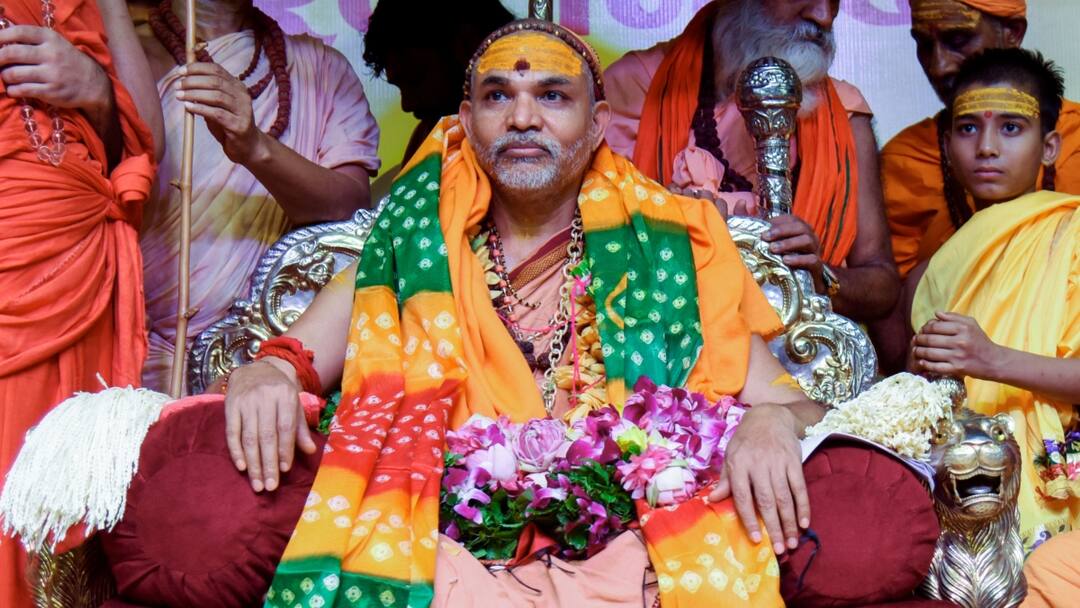 swami avimukteshwaranand React on Etawah Kathawachak Case Mention Brahmin 'कथा कहने का अधिकार सिर्फ ब्राह्मण को...', इटावा के कथावाचक वाले कांड पर शंकराचार्य की खरी-खरी!