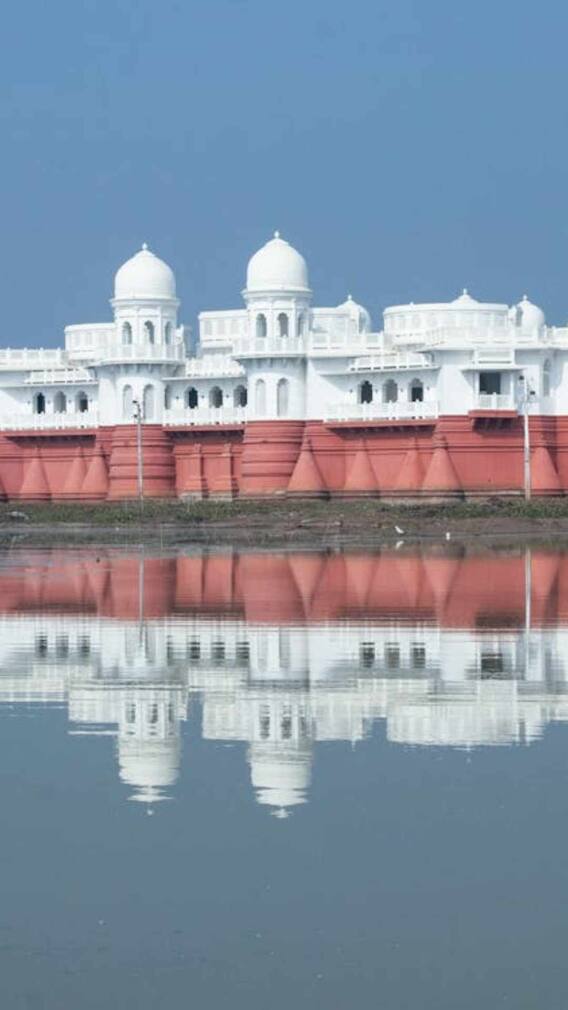 त्रिपुरा में सबसे ज्यादा किस जाति के लोग रहते हैं?