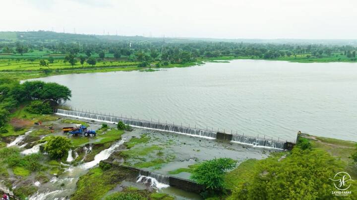 कोल्हापूर शहराच्या दक्षिणेला असलेला कळंबा तलाव यावर्षी जून महिन्यामध्ये ओव्हर फ्लो झाला आहे.