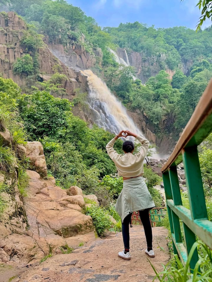 राजगुरूने 2017 मध्ये ‘मणसू मल्लिगे’ या कन्नड चित्रपटाच्या रिमेकमध्ये मुख्य भूमिका पार पाडली. नंतरच्या काळात ‘कागर’, ‘मेकअप’, ‘अनपॉज्ड’ आणि ‘आठवा रंग प्रेमाचा’ यांसारख्या चित्रपटात विविध भूमिकांमधून आपले अभिनय कौशल्य दाखवले.