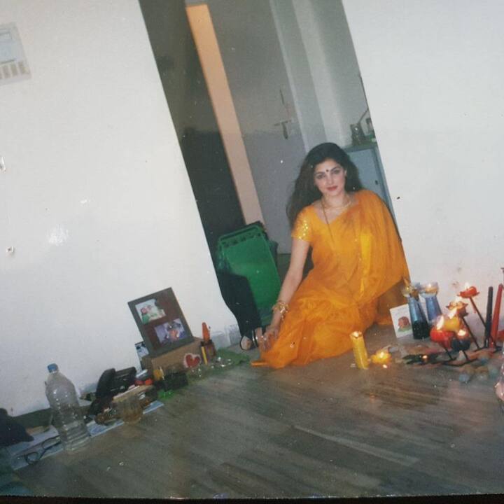 ममताने सांगितले की, बॉलिवूडचे 'ही-मॅन' धर्मेंद्र यांचा मुलगा बॉबी देओलने तिला 'वन नाईट स्टँड'ची ऑफर दिली होती.