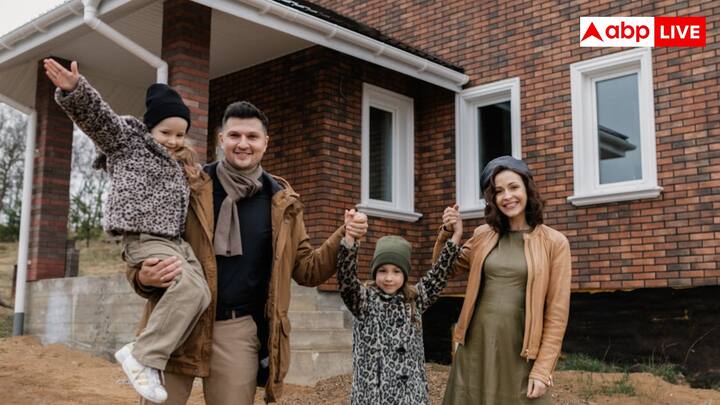 अच्छा पति बनने के लिए महंगे तोहफे नहीं, बल्कि छोटी-छोटी आदतें जरूरी हैं, अपनी पत्नी को खुश रखने के लिए आप उनकी बातें ध्यान से सुनें, इज्जत दें और घर-बाहर हर मोड़ पर उसका साथ निभाएं.