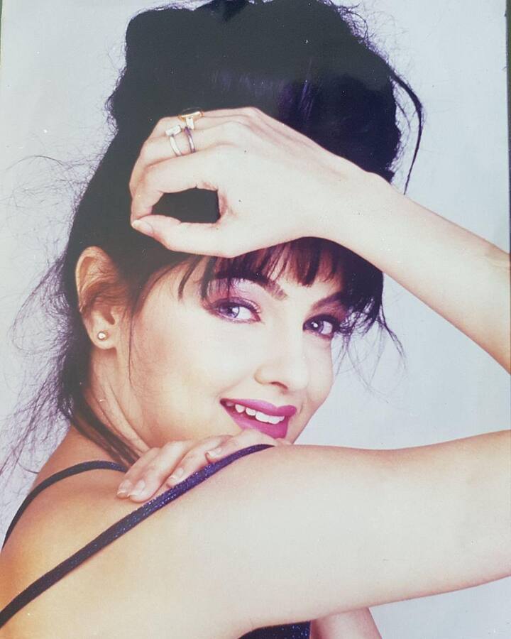 ती म्हणाली की, 'बरसात' या चित्रपटाचं शूटिंग सुरू होतं, तेव्हा बॉबी ज्या हॉटेलमध्ये थांबला होता, त्याच हॉटेलमध्ये मीही एका दुसऱ्या चित्रपटाच्या शूटिंगसाठी थांबले होते.