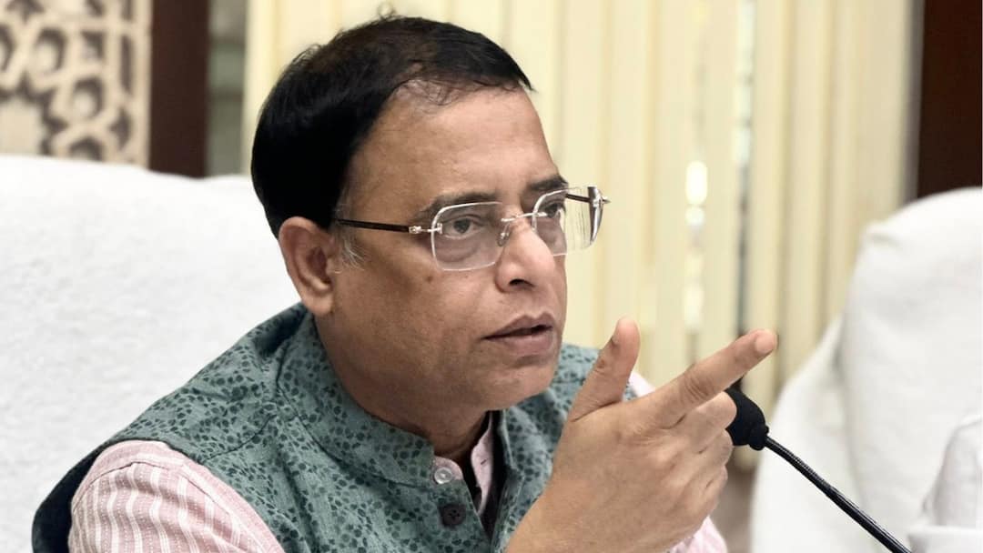 West Bengal Eyes Modernising Public Transport, Minister To Hold Talks With Private Bus Owners West Bengal Eyes Modernising Public Transport, Minister To Hold Talks With Private Bus Owners West Bengal Eyes Modernising Public Transport, Minister To Hold Talks With Private Bus Owners