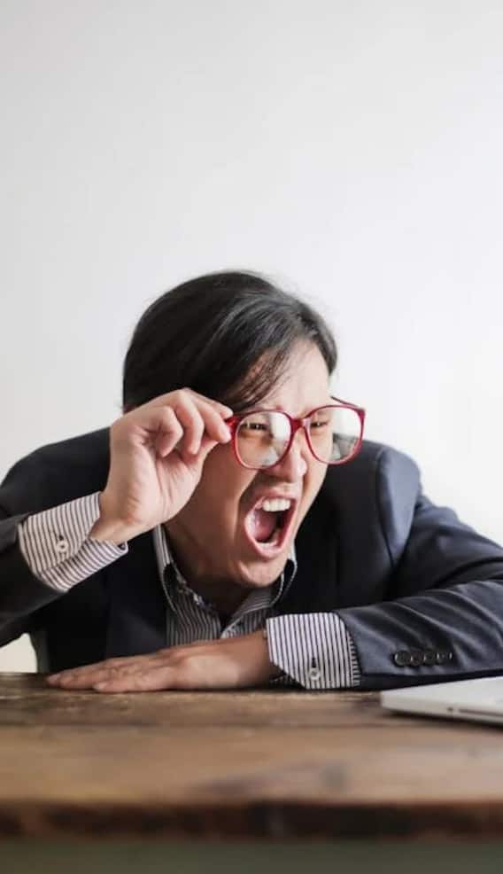 इंसान सबसे ज्यादा गलतियां कब करता है?