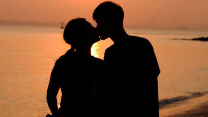 भारत में भी वन नाइट स्टैंड का चलन बढ़ गया है. फिलहाल यह महानगरों के खास वर्ग या विचार के लोगों तक ही सीमित है.