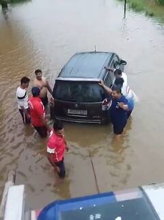 Kolhapur News: पंचगंगेच्या पाण्यात अर्टिगा कार अडकली; कोल्हापुरमधील शिंगणापूर-हणमंतवाडी रस्त्यावरील घटना