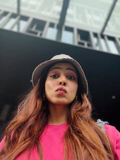 Malavika Mohanans: బ్యాంకాక్ వీధుల్లో రాజాసాబ్ బ్యూటీ మాళవిక మోహనన్..ఎవరితో వెళ్లిందో తెలుసా!