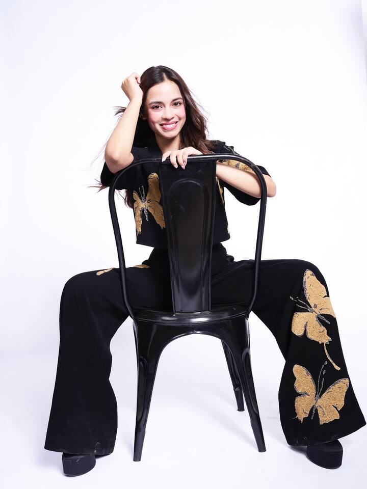 Nitanshi Goel is emerging as a style icon for Gen Z, showcasing a knack for choosing outfits that reflect both poise and personality.