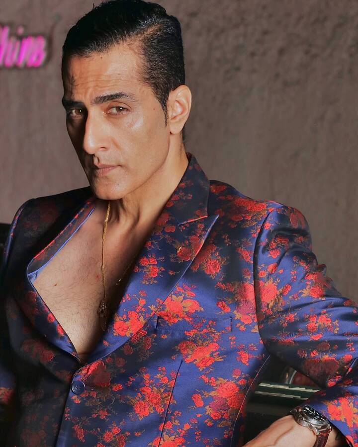 आगे कहते हैं कि - 'किसी ने मुझसे कोई जबरदस्ती नहीं की थी. अगर कोई करता भी तो मैं उसे तुरंत थप्पड़ मार देता. मैंने हालात को समझा और उसका सामना किया.'