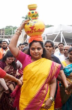Golconda Bonalu : బోనమెత్తిన కల్వకుంట్ల కవిత, అమ్మవారిని ఏం కోరుకున్నారంటే!