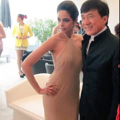 रोमँटिक फोटो शेअर करत अभिनेत्री मल्लिका शेरावतची जॅकी चॅनसाठी खास पोस्ट