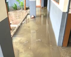 અમદાવાદના સીટીએમમાં એક શૈક્ષણિક સંકુલ જળમગ્ન, ક્લાસરૂમમાં પાણી ભરાતા વિદ્યાર્થીઓને અપાઇ રજા