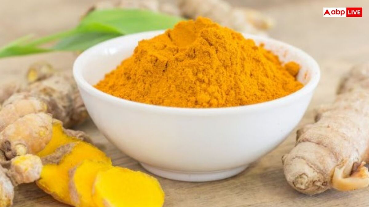 हल्दी का पानी ही नहीं इसे भूनकर खाना भी सेहत के लिए फायदेमंद, दूर होती हैं ये 6 परेशानियां