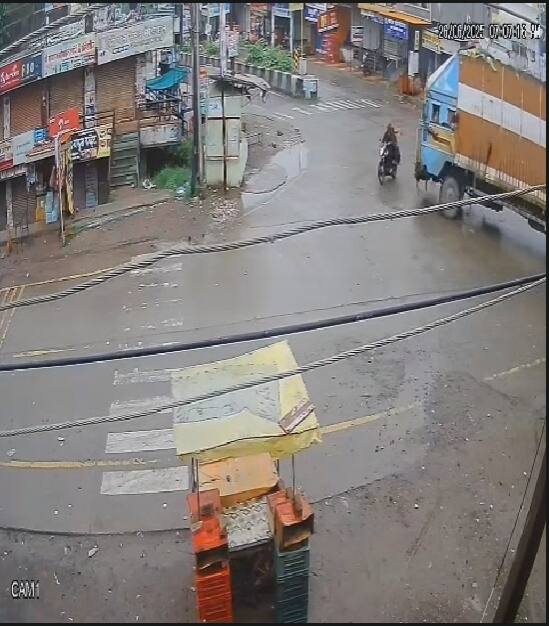 जालना जिल्ह्यातील प्रसिद्ध राजूर गणपती येथे आज सकाळी एक भीषण अपघात घडला.