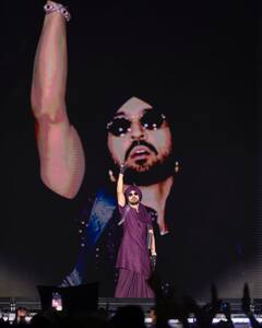 Hania Aamir को फिल्म में रोल देने से पहले भी दिलजीत दोसांझ रह चुके हैं इतने सारे विवादों में