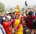 Golconda Bonalu : బోనమెత్తిన కల్వకుంట్ల కవిత, అమ్మవారిని ఏం కోరుకున్నారంటే!