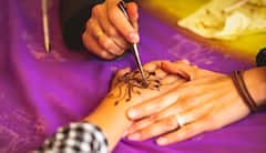 हरियाली तीज पर मेहंदी से ऐसे सजाएं हाथ, चुटकियों में जीत लेंगी पिया का दिल