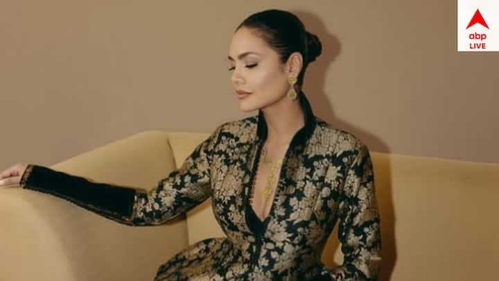 বলি অভিনেত্রী এষা গুপ্তার সঙ্গে সম্পর্কে জড়িয়েছিলেন হার্দিক। কিন্তু তারকা অলরাউন্ডারের সঙ্গে দ্রুত সম্পর্ক শেষ হয়ে যায় দুজনের।